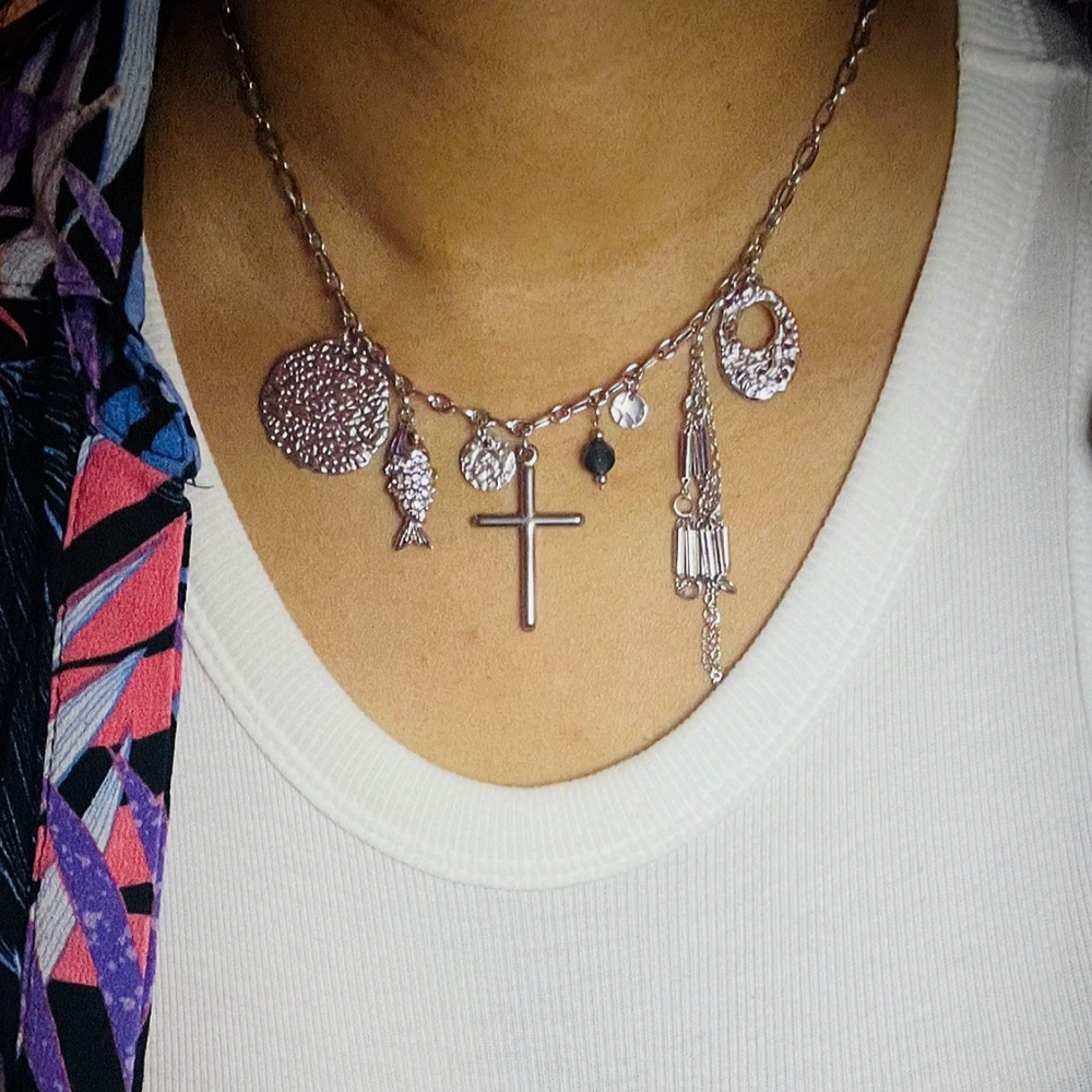 “Cast Thy Net” Charm Necklace 🎣 - Picture 3 of 4